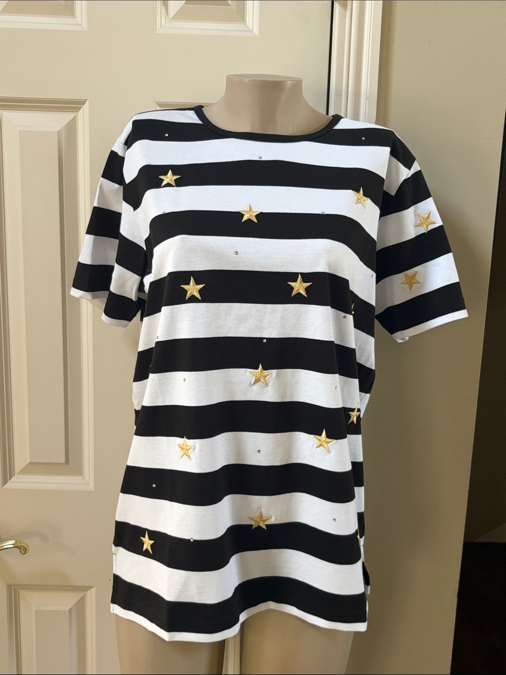 NWT The Quacker Factory Gold Star Embellished Black & White Stripe Tee , lg